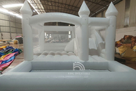 Decoraciones del banquete de boda de Pit Combo Jumper Bouncy House de la bola de la diapositiva del castillo de rey Inflatable White Bounce que saltan la cama