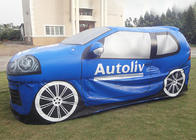 El coche inflable del PVC que hace publicidad de la prueba del desplome de la velocidad explota el modelo del coche 3D