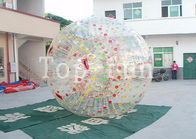 Jugar la bola inflable brillante de centro de Zorb, bola inflable de la hierba con los puntos coloridos