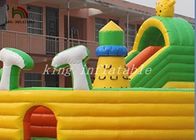 Campo combinado inflable de la diversión de Multiplay del patio del color brillante para los niños