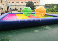 piscina de agua inflable del color azul del arco iris de la lona del PVC de 8 * 8 m para jugar de los niños