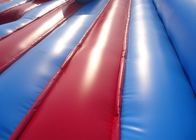 Juegos inflables del deporte de la justa roja y azul del gladiador para los niños y los adultos