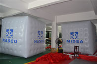 los productos inflables de la publicidad del cubo del PVC de 0.2m m/explotan la tienda con la impresión del logotipo