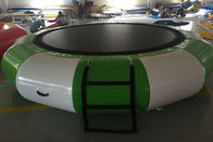 El trampolín inflable comercial de encargo del agua juega la cama de salto flotante