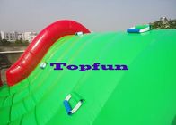El agua inflable modificada para requisitos particulares parquea obstáculo/el tobogán acuático inflable con la piscina