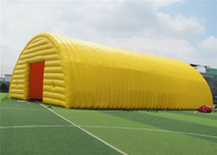 El PVC comercial de la tienda del acontecimiento de la bóveda inflable de tierra amarilla cubrió el material de la lona