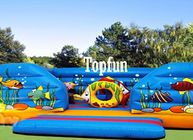 Castillo de salto inflable del mundo multicolor del océano, juegos de salto al aire libre de los niños Niza