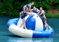 Eje de balancín inflable de Saturn del parque del agua, hilandero inflable azul atractivo del juego del agua