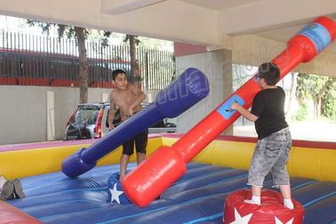 Juegos inflables del deporte de la justa roja y azul del gladiador para los niños y los adultos