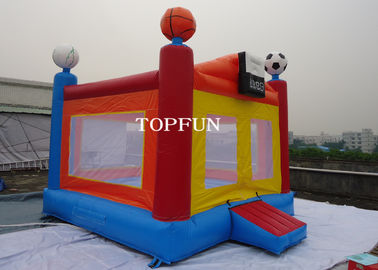 Niños divertidos de la lona del PVC que saltan la casa animosa inflable del castillo con fútbol