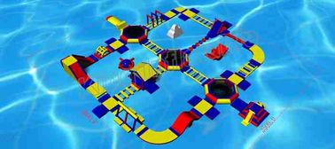 el agua inflable enorme de la lona del PVC de 0.9m m parquea el diámetro de los 40m con color rojo/azul