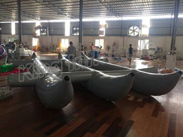 Barcos inflables grises de la pesca con mosca del diseño especial para navegar uso de los juegos