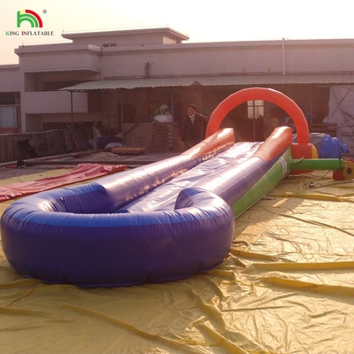 Juego de agua inflable de una vía deslizamiento N deslizamiento de la ciudad deslizamiento con alfombra blanda deslizamiento de agua con piscina para el evento