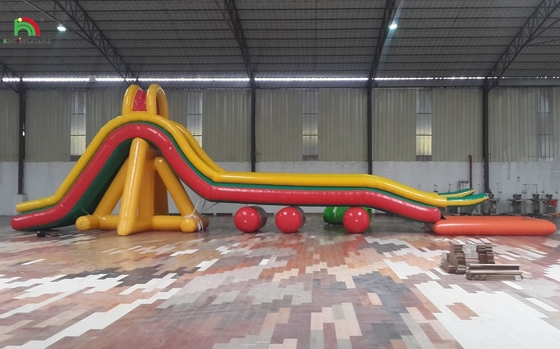 Parque de juegos inflable Campo de deportes de obstáculos tobogán de agua inflable con piscina