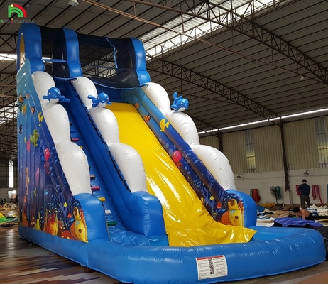 Juguetes de dibujos animados inflables baratos Casa de rebote tobogán comercial de agua inflable