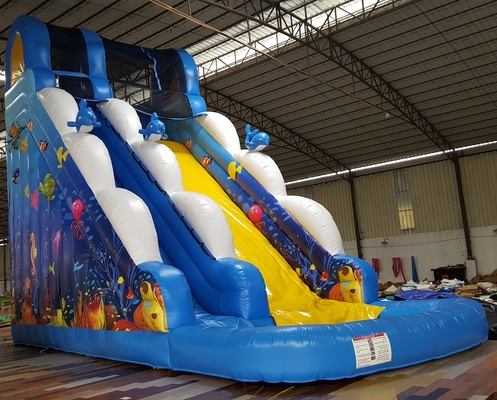 Juguetes de dibujos animados inflables baratos Casa de rebote tobogán comercial de agua inflable