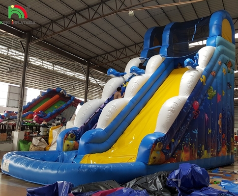 Juguetes de dibujos animados inflables baratos Casa de rebote tobogán comercial de agua inflable