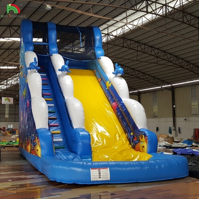 Juguetes de dibujos animados inflables baratos Casa de rebote tobogán comercial de agua inflable