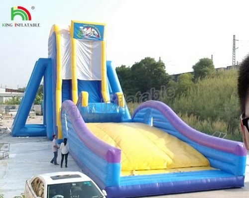 Alquiler de fiestas comerciales Interesante tobogán de agua inflable azul loco para niños y adultos