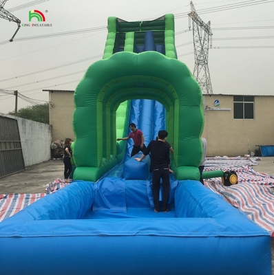 Deslizamiento de agua gigante inflable Deslizamiento de agua inflable comercial con piscina