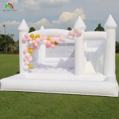 Comercial Blanco Inflable Bounce Castle House Niños tobogán acuático con agujero de bolas