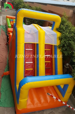 Juegos de Carnaval Inflables de Deportes Personalizados Curso de obstáculos con doble carril de escalada y tobogán