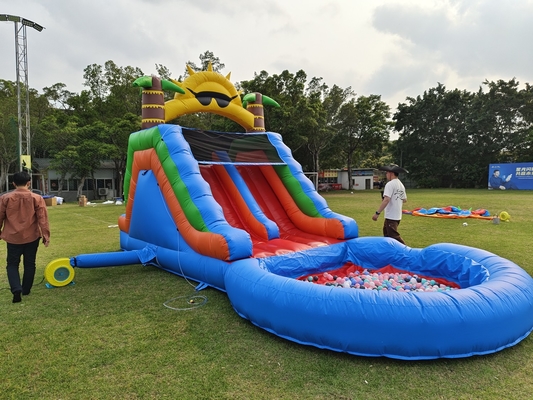 Slide de agua inflable de PVC de doble carril combo con escalera de obstáculos de la piscina