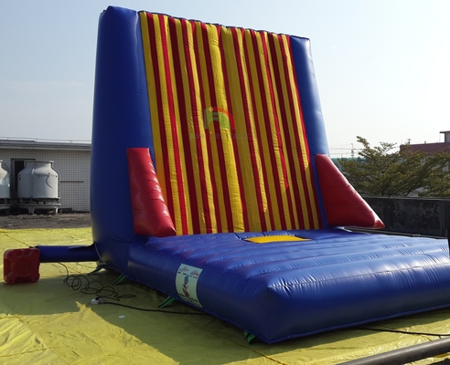 Fabrica mayorista de juegos deportivos comerciales al aire libre para adultos inflables juegos de pared pegajosos inflables castillo saltante