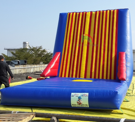 Fabrica mayorista de juegos deportivos comerciales al aire libre para adultos inflables juegos de pared pegajosos inflables castillo saltante
