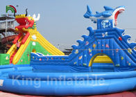 PVC parques inflables del agua del dragón gigante adulto azul de 30 * de los 20m con el logotipo modificado para requisitos particulares