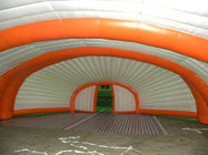 Tienda inflable blanca y anaranjada grande del acontecimiento del PVC para hacia fuera el uso de la puerta