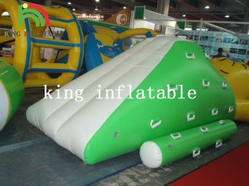 Mini iceberg inflable para los parques del agua con verde y blanco de la diapositiva