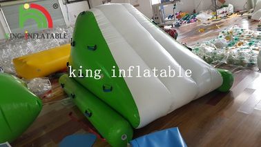 Mini iceberg inflable para los parques del agua con verde y blanco de la diapositiva