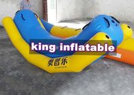 Juguete inflable amarillo/azul durable del agua del PVC del Totter de la oscilación con el barco de plátano
