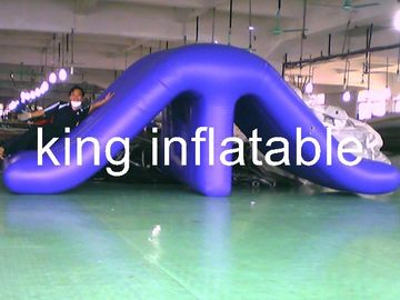 Toboganes acuáticos inflables al aire libre impermeables, PVC comercial de la diapositiva 0.9m m de la piscina de agua