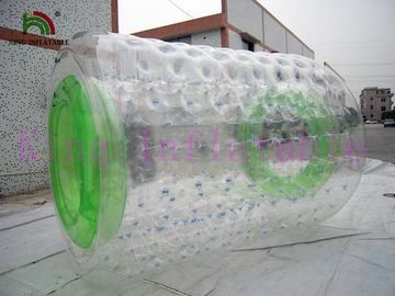 Juguete inflable comercial del agua del balanceo al aire libre, diámetro de las bolas de balanceo los 2.8m de largo * los 2.4m