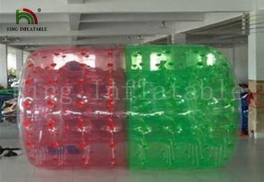Rojo y ponga verde el juguete inflable de la bola de juego del deporte acuático del rodillo inflable largo del agua de los 2.8m