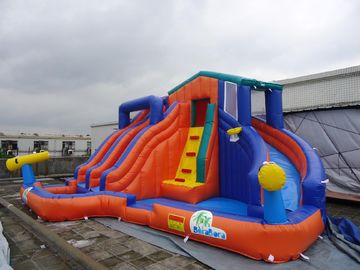 Tobogán acuático inflable de 0.55m m de la lona anaranjada y azul del PVC/nueva diapositiva del patio trasero del diseño