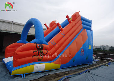 El PVC rojo Tarpualin del azul inflable seca la puntura de la diapositiva - prueba para la guardería