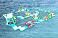 Parque de juegos flotante del agua de Cat Theme Bespoke Design Inflatable