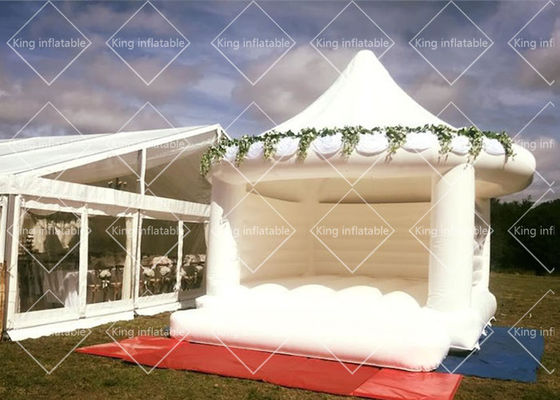 Castillo animoso inflable del carrusel blanco al aire libre de los 4x3.5m para casarse uso