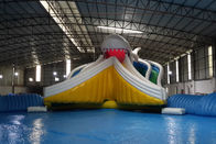 Traje inflable gigante del parque del agua con los juguetes del tobogán acuático y del flotador del tiburón blanco