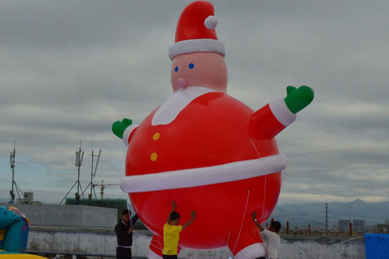 Globos inflables gigantes de encargo del helio de la Navidad para hacia fuera la publicidad de la puerta