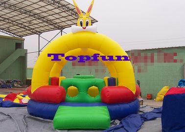La gorila de salto inflable del castillo del conejo para infla el centro de entretenimiento