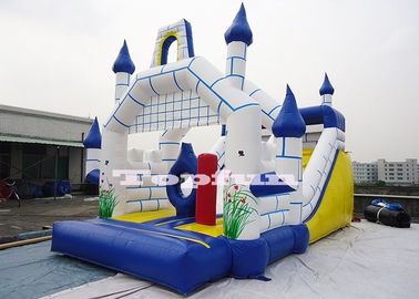 el castillo inflable de los 26ft Camelot modifica para requisitos particulares con obstáculos de la diapositiva N