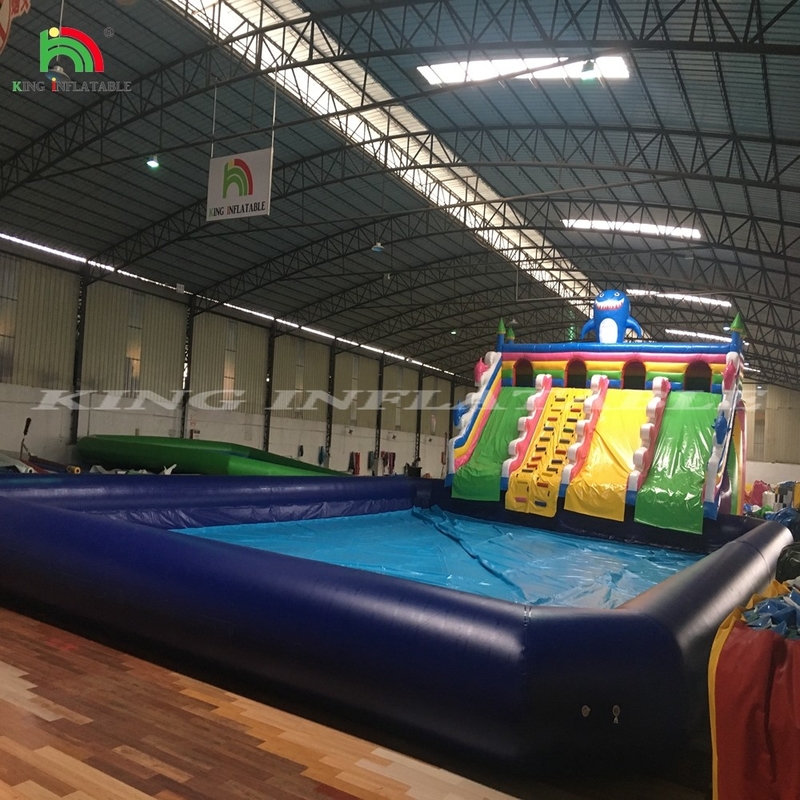 Juegos al aire libre Parque de toboganes inflables Gran toboganes de agua inflables con piscina